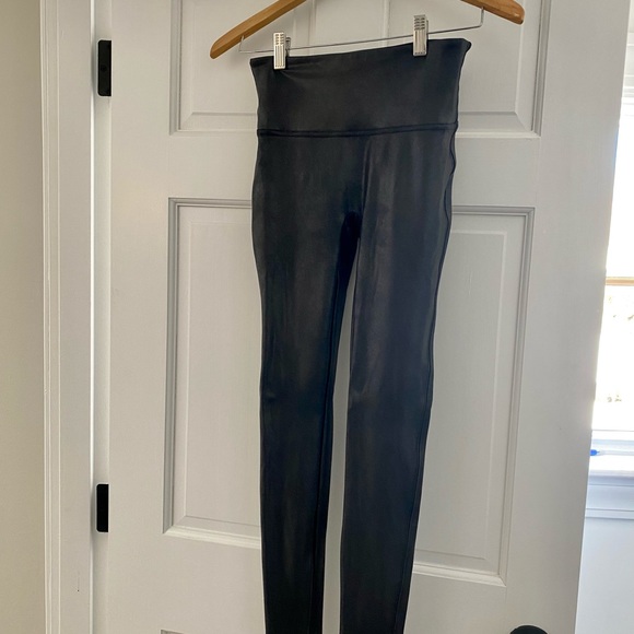 Spanx Faux Leather Leggings NWOT - Picture 5 of 9